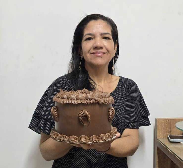 Elizangela Bakes Up Some Sweet Success